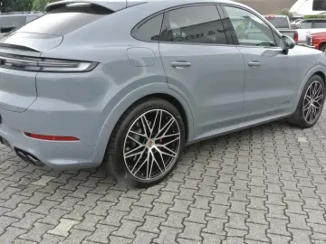 Porsche Cayenne Coupe GTS, afișaj artik / 3, 22