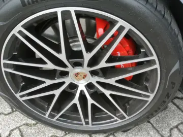 Porsche Cayenne Coupe GTS, afișaj artik / 3, 22
