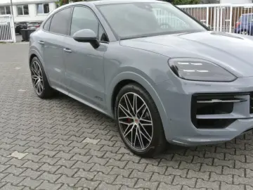 Porsche Cayenne Coupe GTS  afișaj artik   3  22