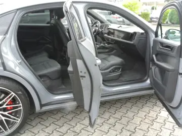 Porsche Cayenne Coupe GTS, afișaj artik / 3, 22