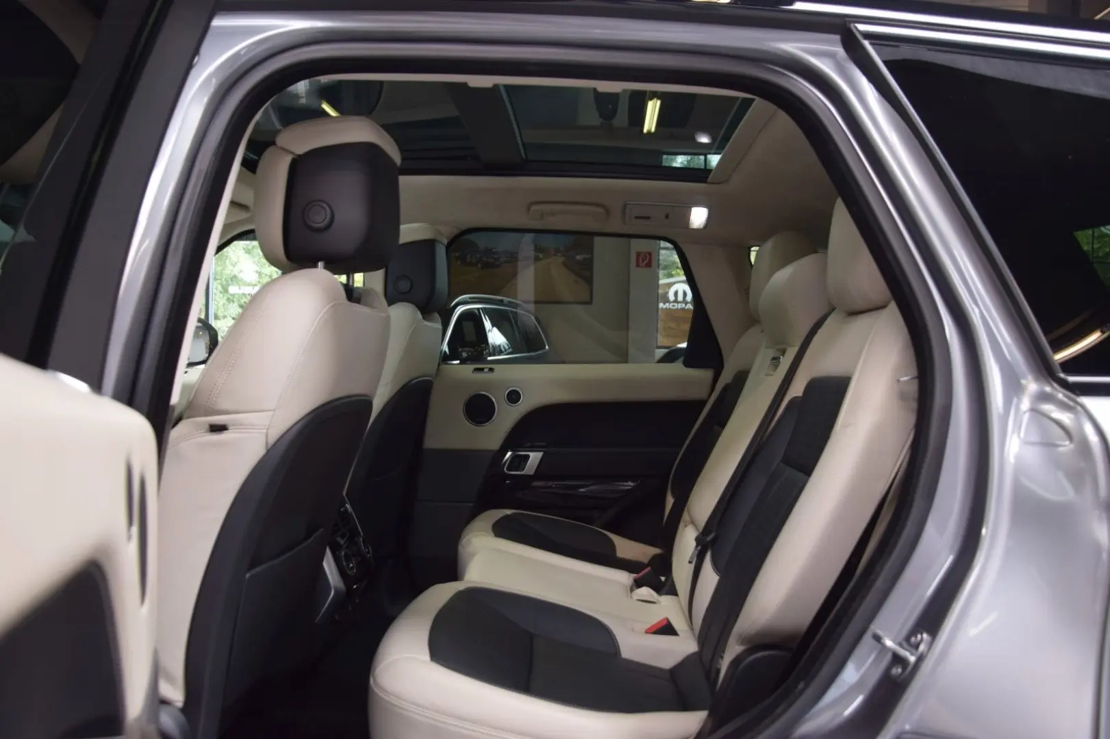 Range Rover Sport P400e Autobiography Dynamic