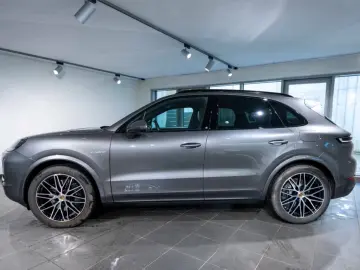 Cayenne E-Hybrid 360Kamera HUD hinten LenkradHZG