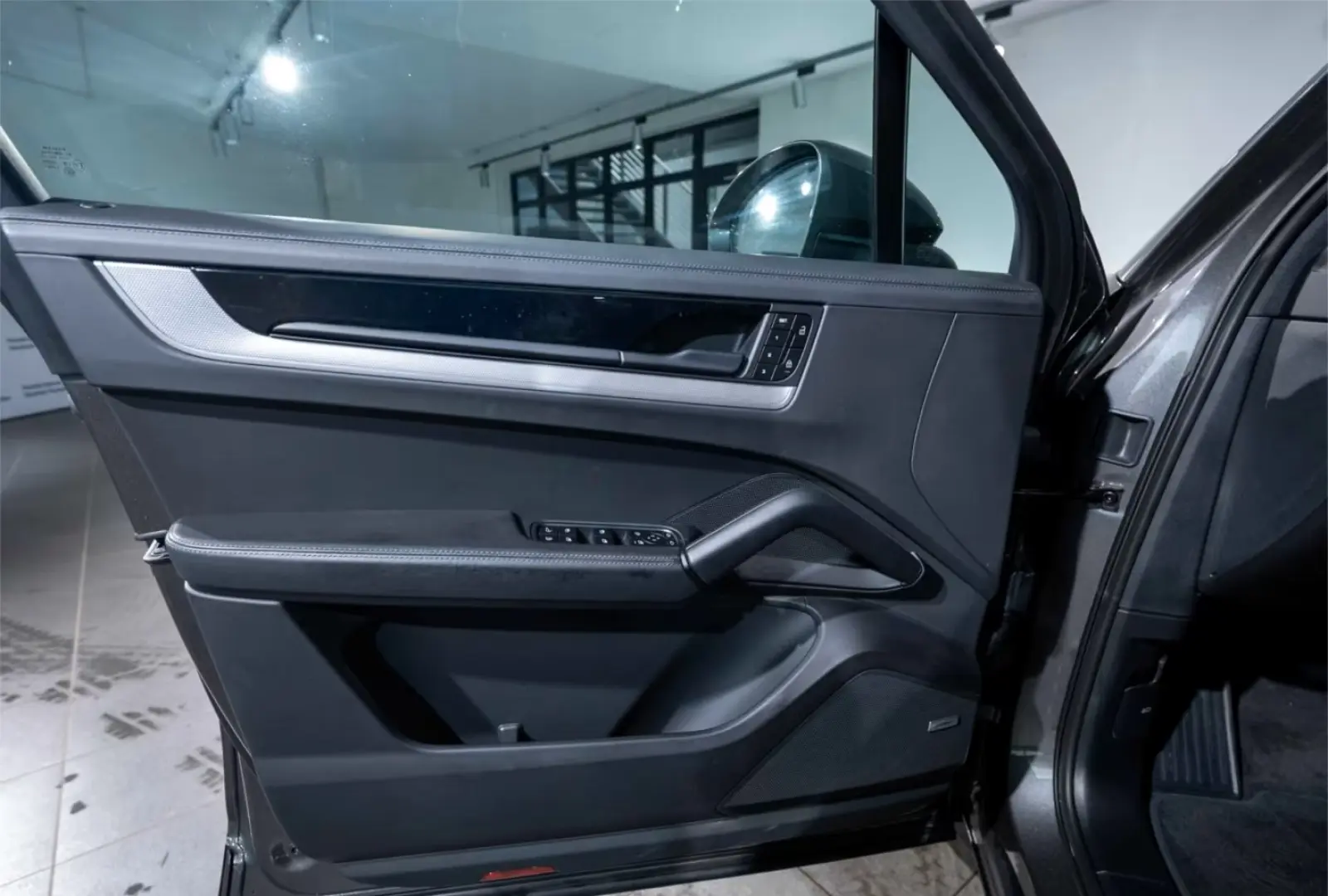 Cayenne E-Hybrid 360Kamera HUD hinten LenkradHZG
