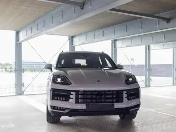 Cayenne E-Hybrid BOSE LED-Matrix Panoramadach