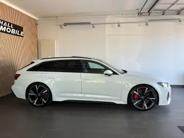 Audi RS6 4.0 TFSI quattro *B&O/PANO/HUD/ACC/LUFT/