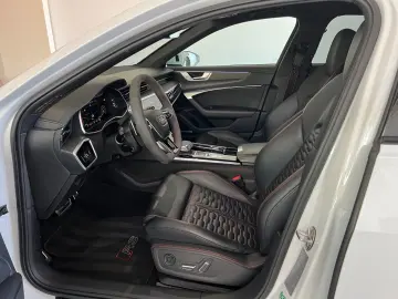 Audi RS6 4.0 TFSI quattro *B&O/PANO/HUD/ACC/LUFT/