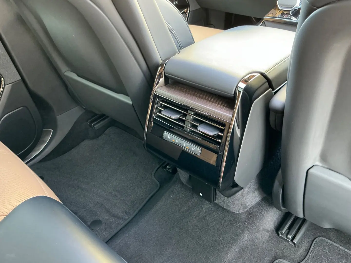Range Rover Sport P440 Plug-In Dynamic Pano 22'