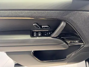 Range Rover Sport D300 SE Dyn. Black Pack HUD