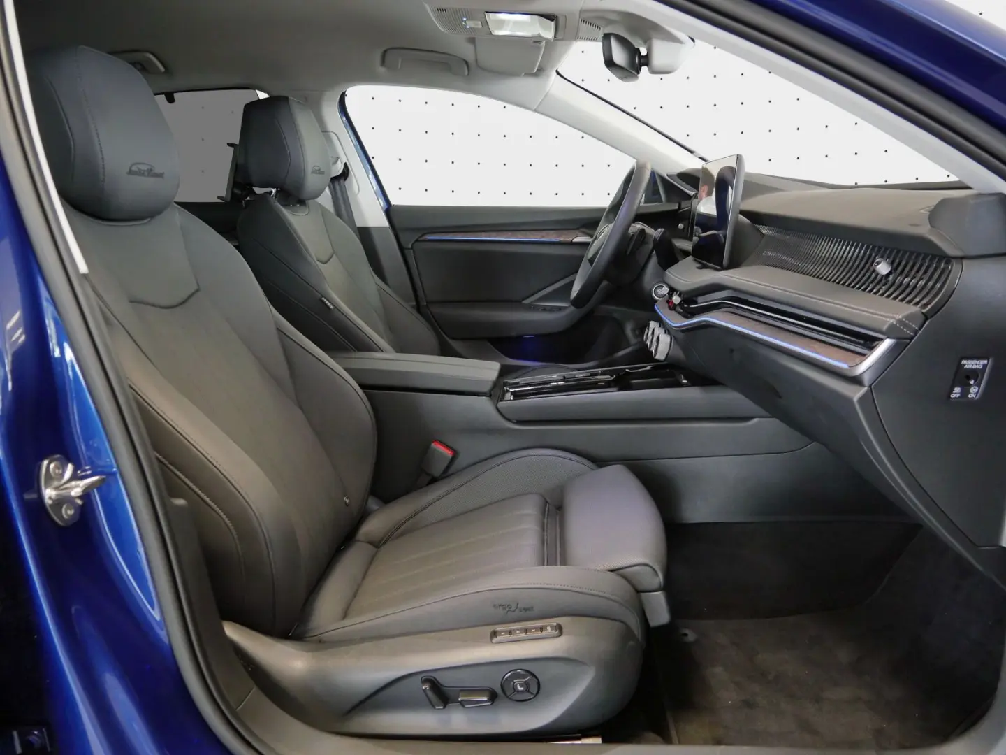 Superb Limousine L&K 2.0 TDI AHK*Massage*CANTON