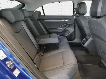 Superb Limousine L&K 2.0 TDI AHK*Massage*CANTON