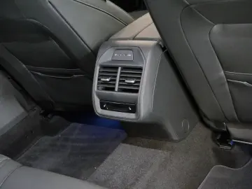 Superb Limousine L&K 2.0 TDI AHK*Massage*CANTON