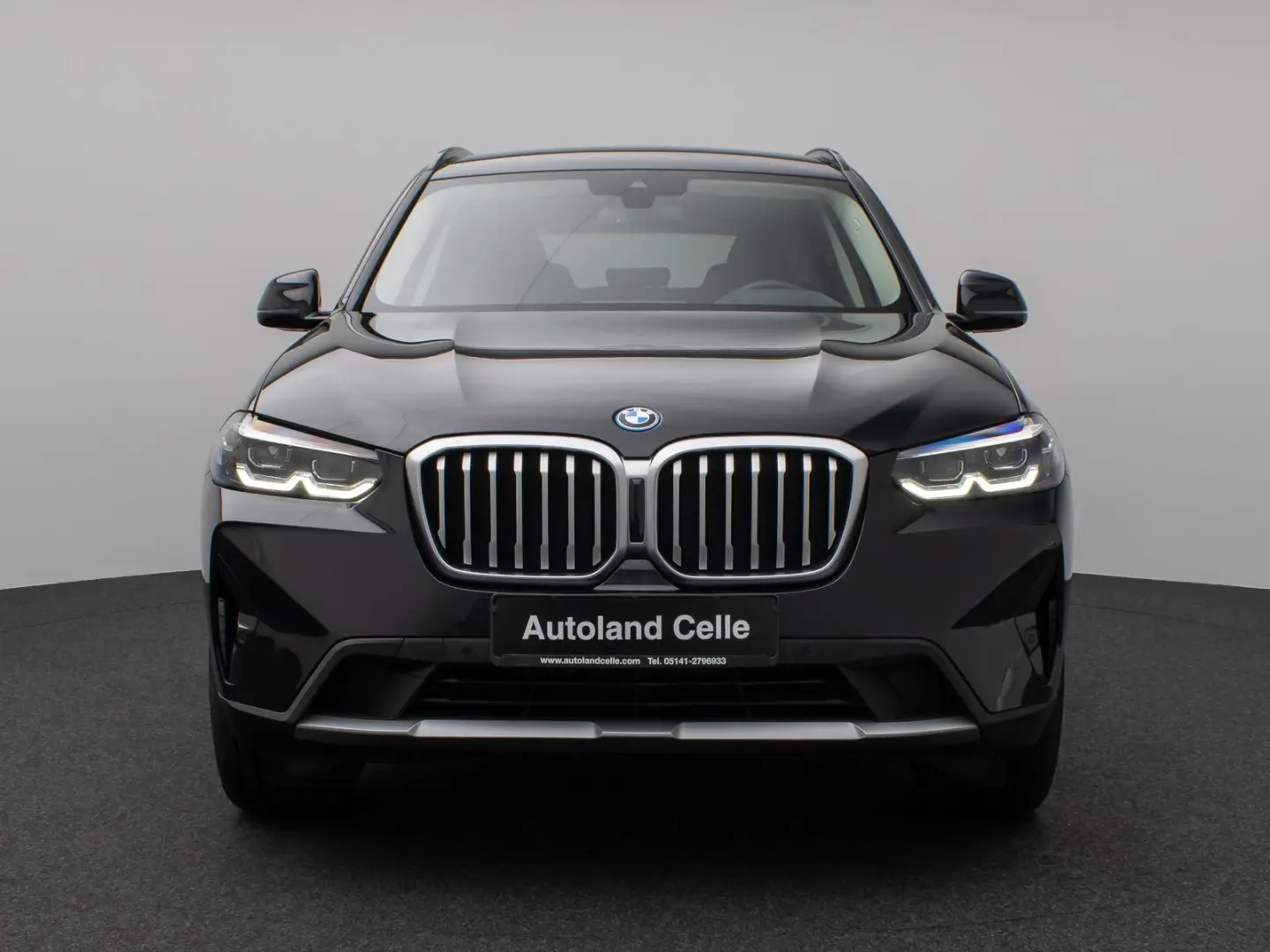 X3 xD30e Kamera HUD DAB HiFi AHK Sport 19Zoll