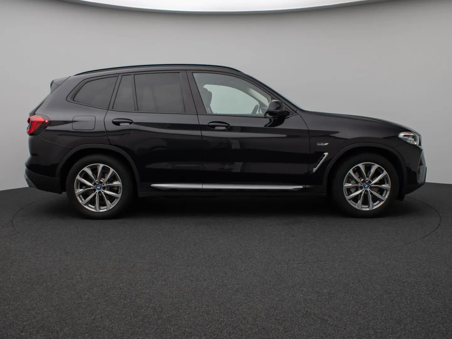 X3 xD30e Kamera HUD DAB HiFi AHK Sport 19Zoll