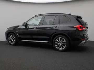 X3 xD30e Kamera HUD DAB HiFi AHK Sport 19Zoll