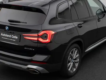 X3 xD30e Kamera HUD DAB HiFi AHK Sport 19Zoll