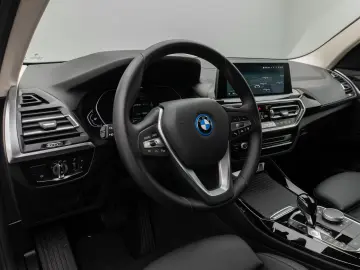 X3 xD30e Kamera HUD DAB HiFi AHK Sport 19Zoll