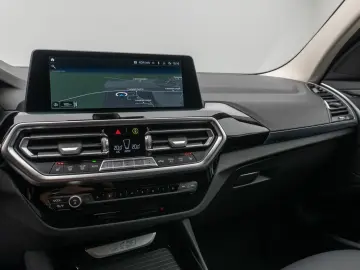 X3 xD30e Kamera HUD DAB HiFi AHK Sport 19Zoll