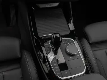 X3 xD30e Kamera HUD DAB HiFi AHK Sport 19Zoll