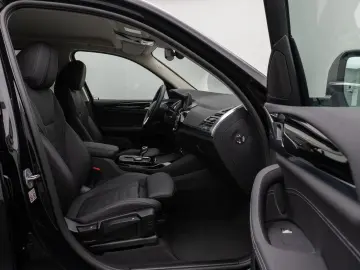 X3 xD30e Kamera HUD DAB HiFi AHK Sport 19Zoll