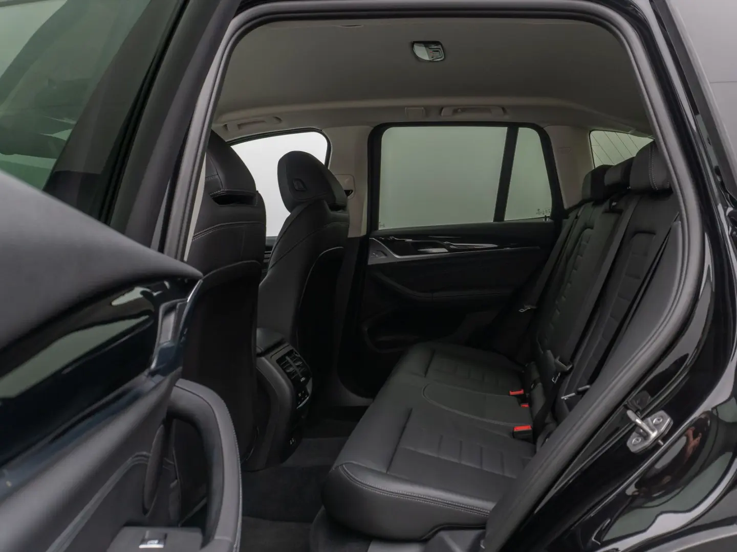 X3 xD30e Kamera HUD DAB HiFi AHK Sport 19Zoll