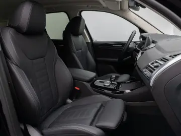X3 xD30e Kamera HUD DAB HiFi AHK Sport 19Zoll