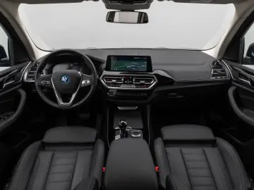 X3 xD30e Kamera HUD DAB HiFi AHK Sport 19Zoll