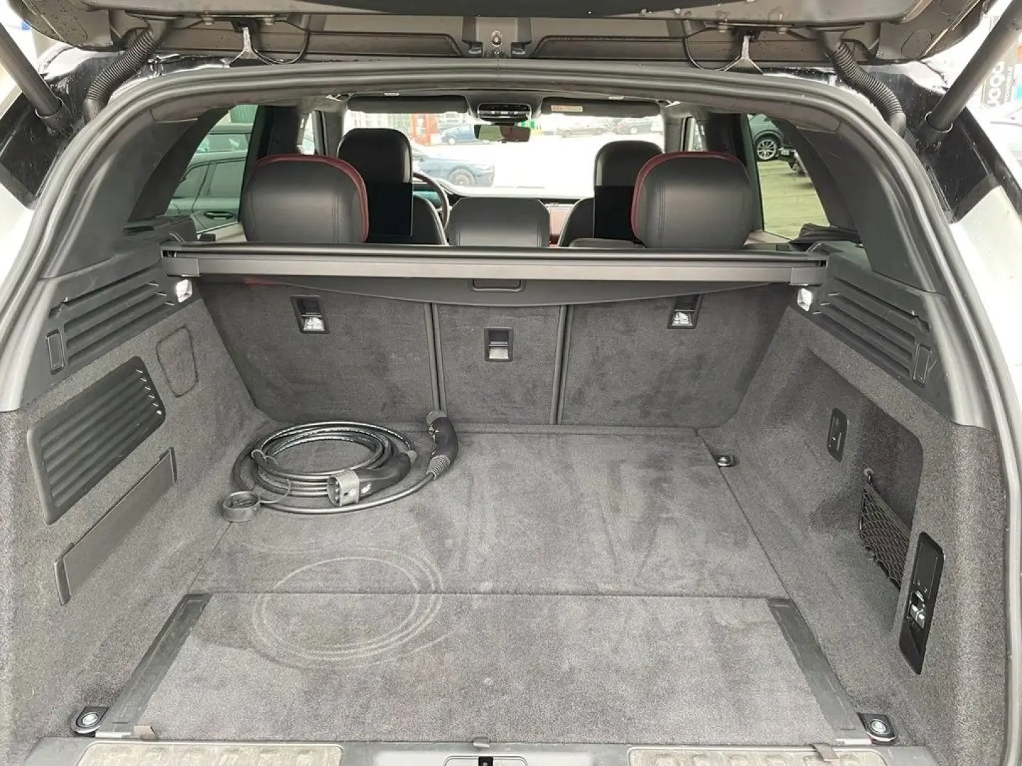 Range Rover Sport P510e Autobio/White-Red/Full