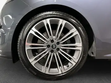 Range Rover Sport P550e Hybrid Autobiography