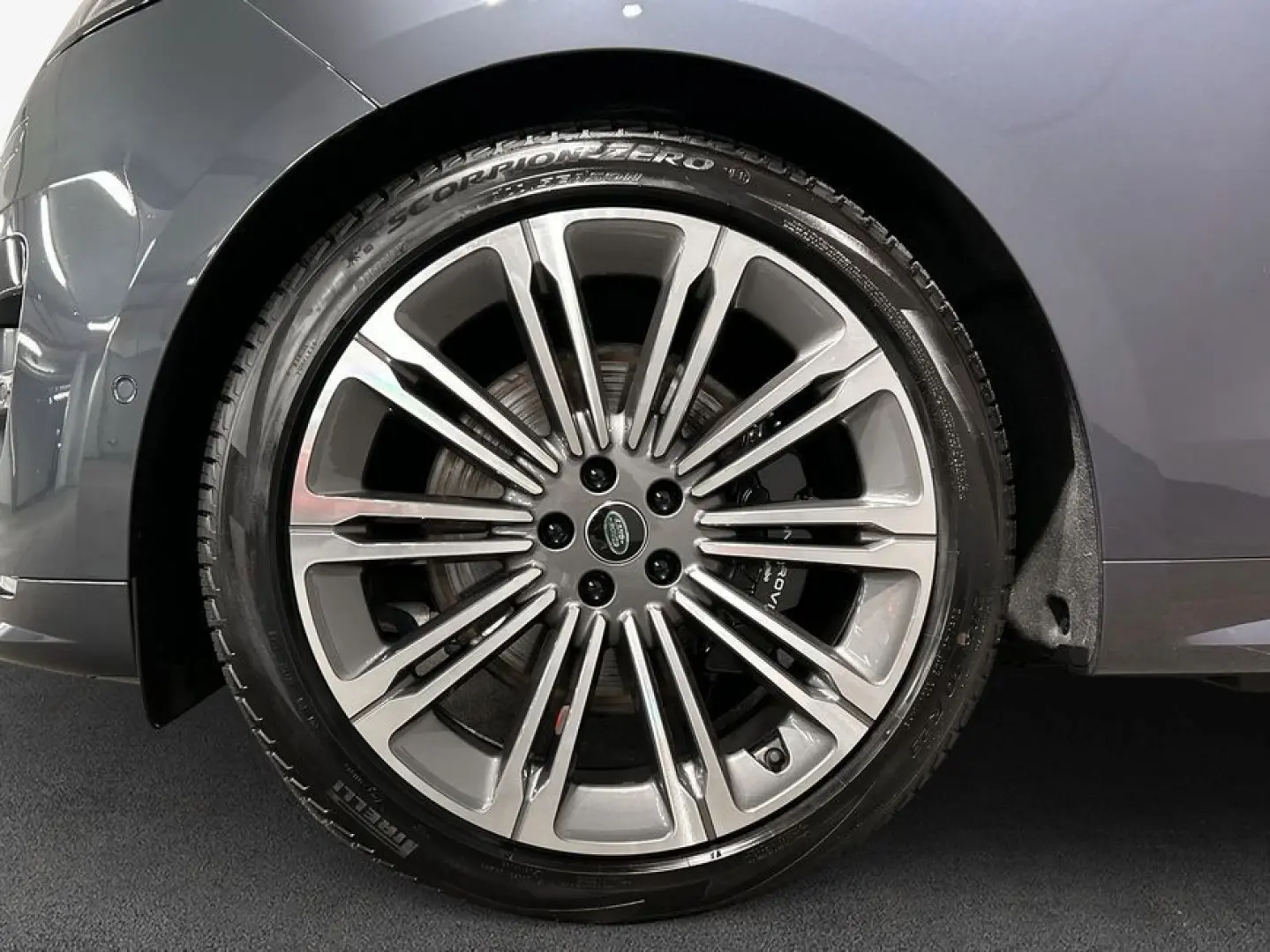 Range Rover Sport P550e Hybrid Autobiography