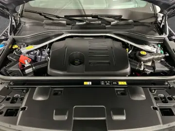 Range Rover Sport P550e Hybrid Autobiography