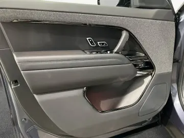 Range Rover Sport P550e Hybrid Autobiography