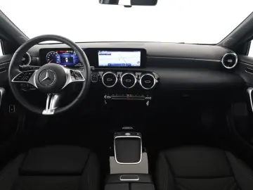A 250 e Progressive Pano.-Dach AC-Laden 360