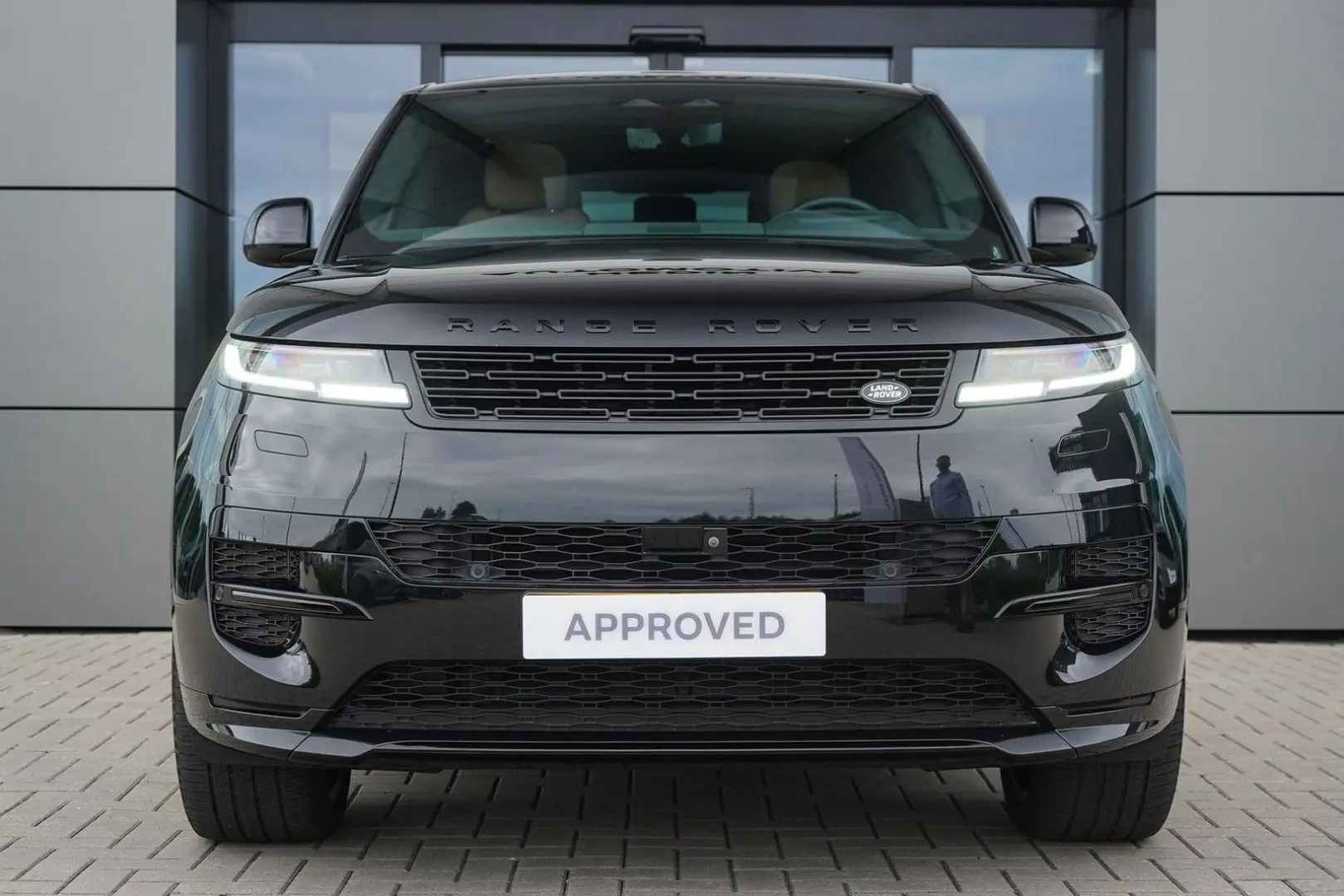 Range Rover Sport P550e Autobiography | Caraway