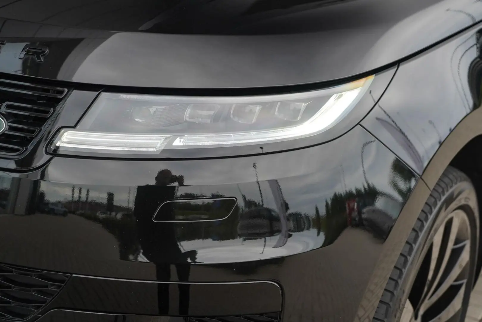 Range Rover Sport P550e Autobiography | Caraway