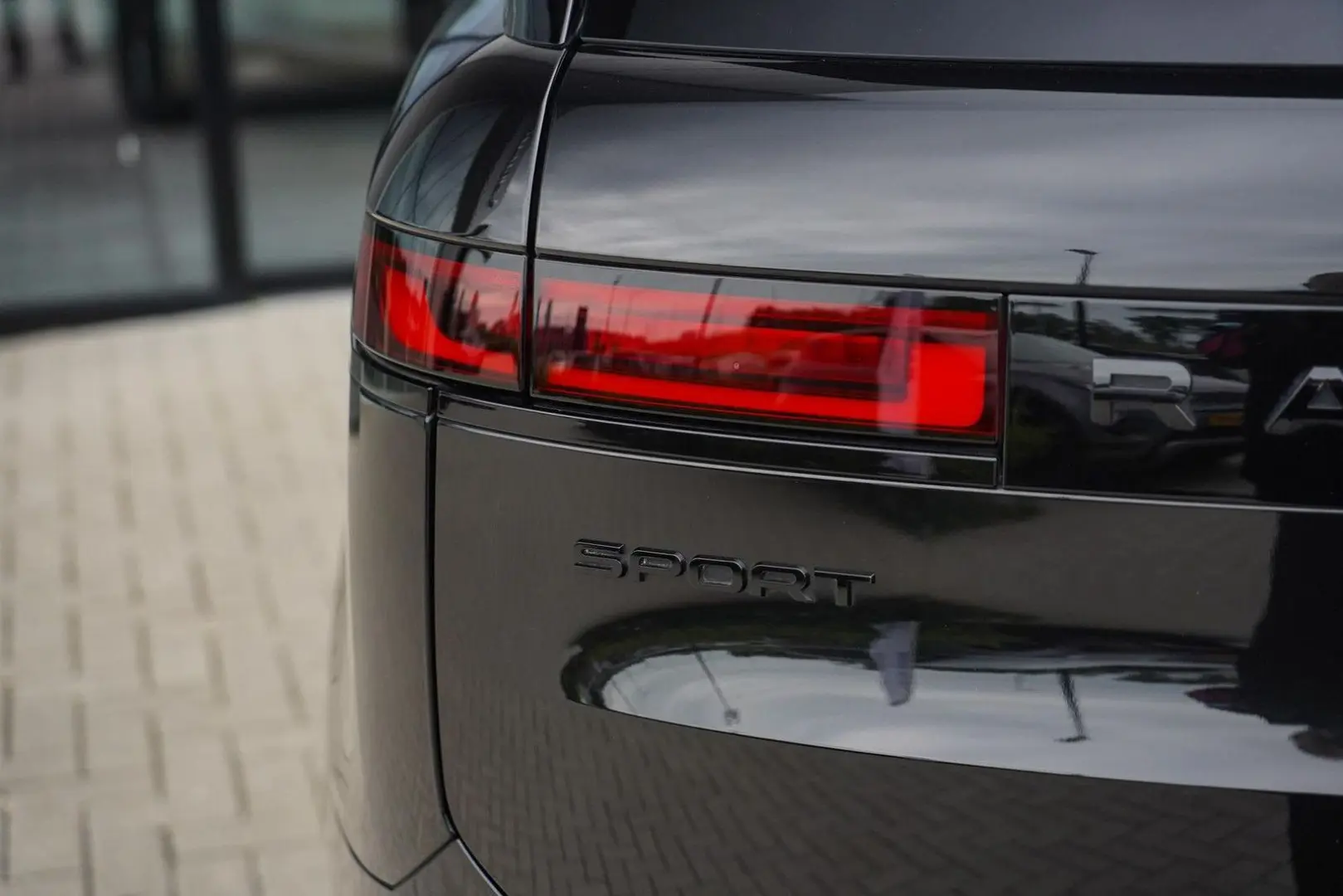 Range Rover Sport P550e Autobiography | Caraway