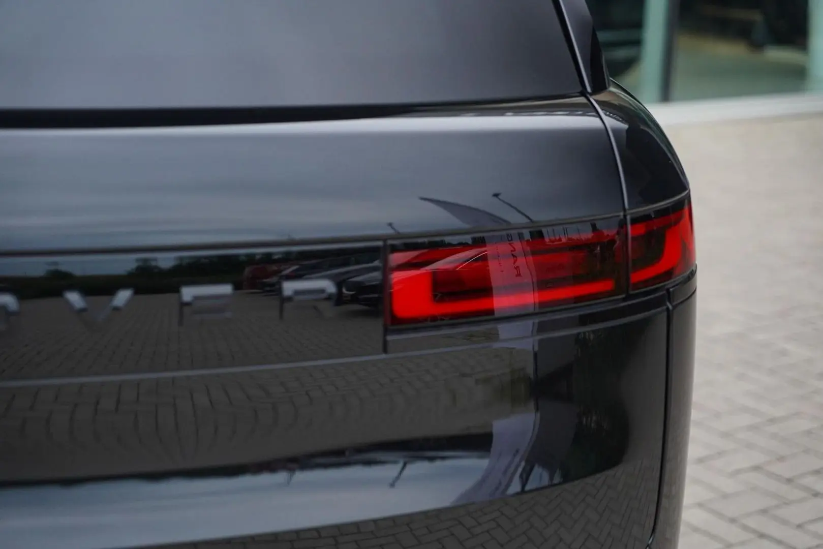 Range Rover Sport P550e Autobiography | Caraway
