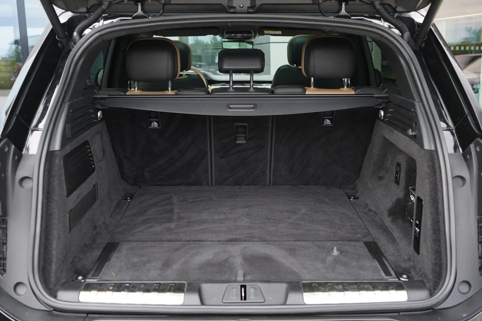 Range Rover Sport P550e Autobiography | Caraway