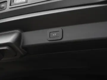 Range Rover Sport P550e Autobiography | Caraway