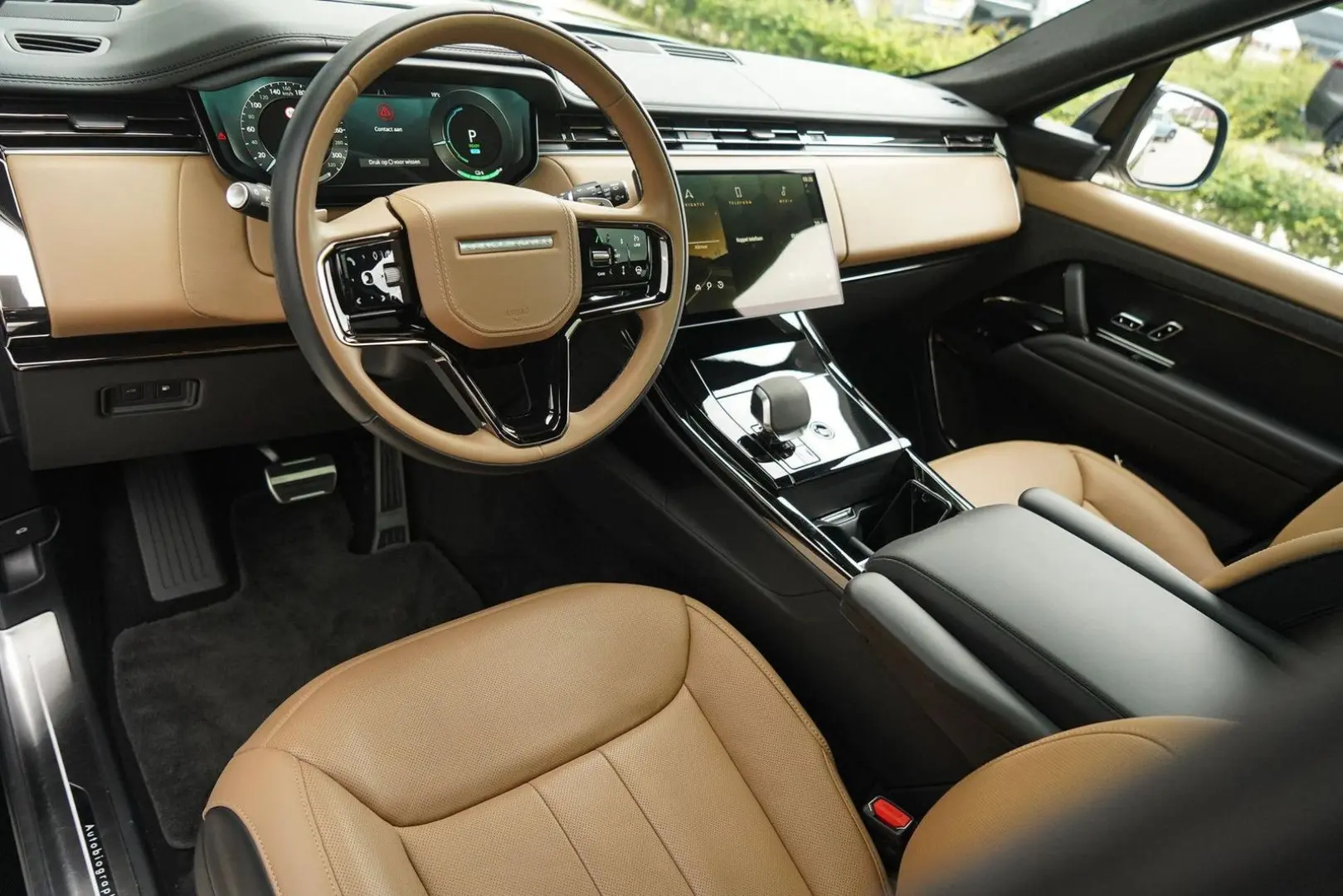 Range Rover Sport P550e Autobiography | Caraway