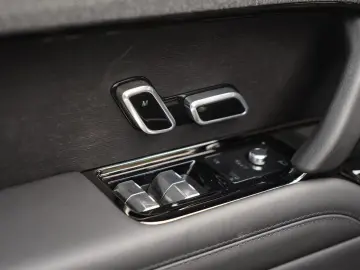Range Rover Sport P550e Autobiography | Caraway