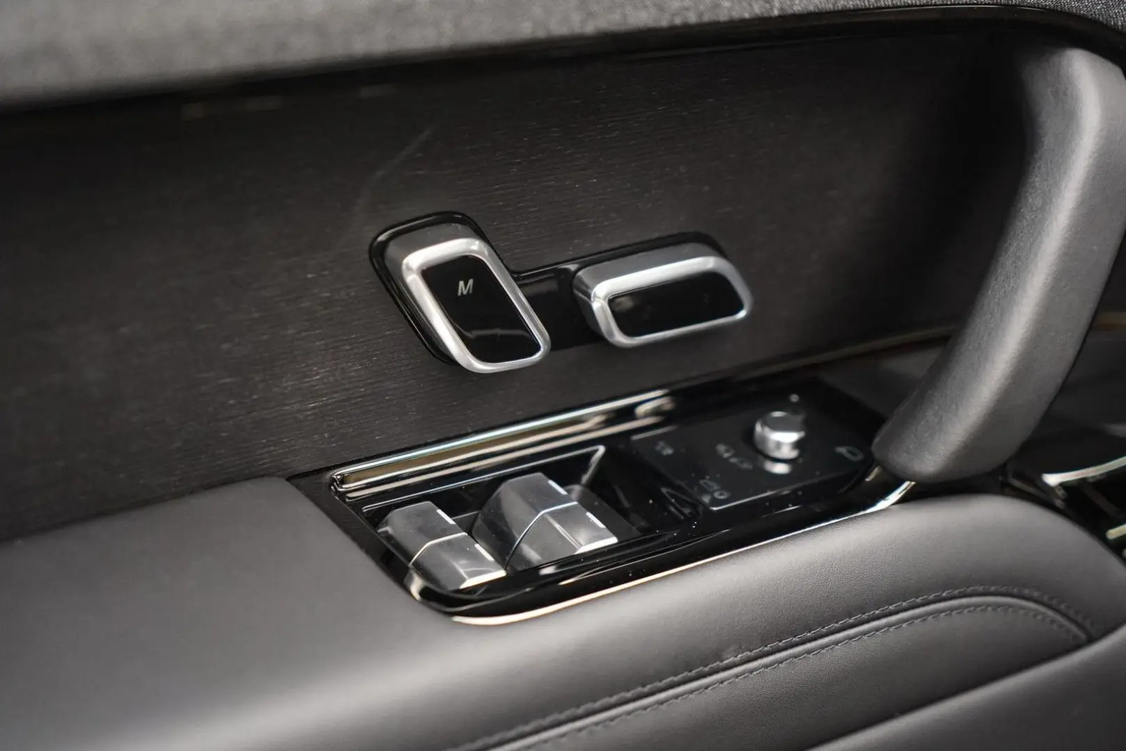 Range Rover Sport P550e Autobiography | Caraway