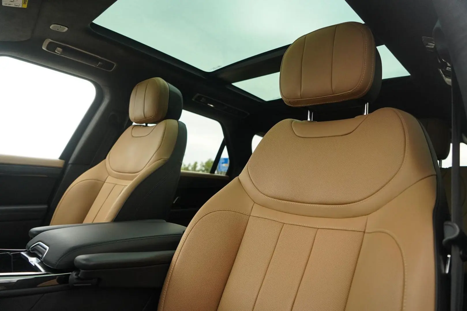 Range Rover Sport P550e Autobiography | Caraway