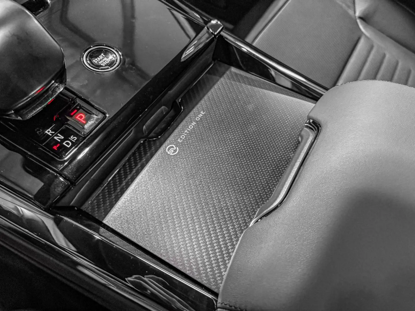 Range Rover Sport P635 SV EDITION ONE/ CARBON HA