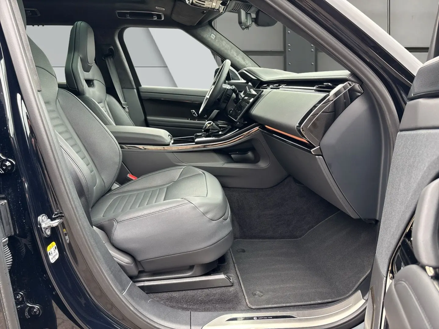 Range Rover Sport SV Edition Two 23