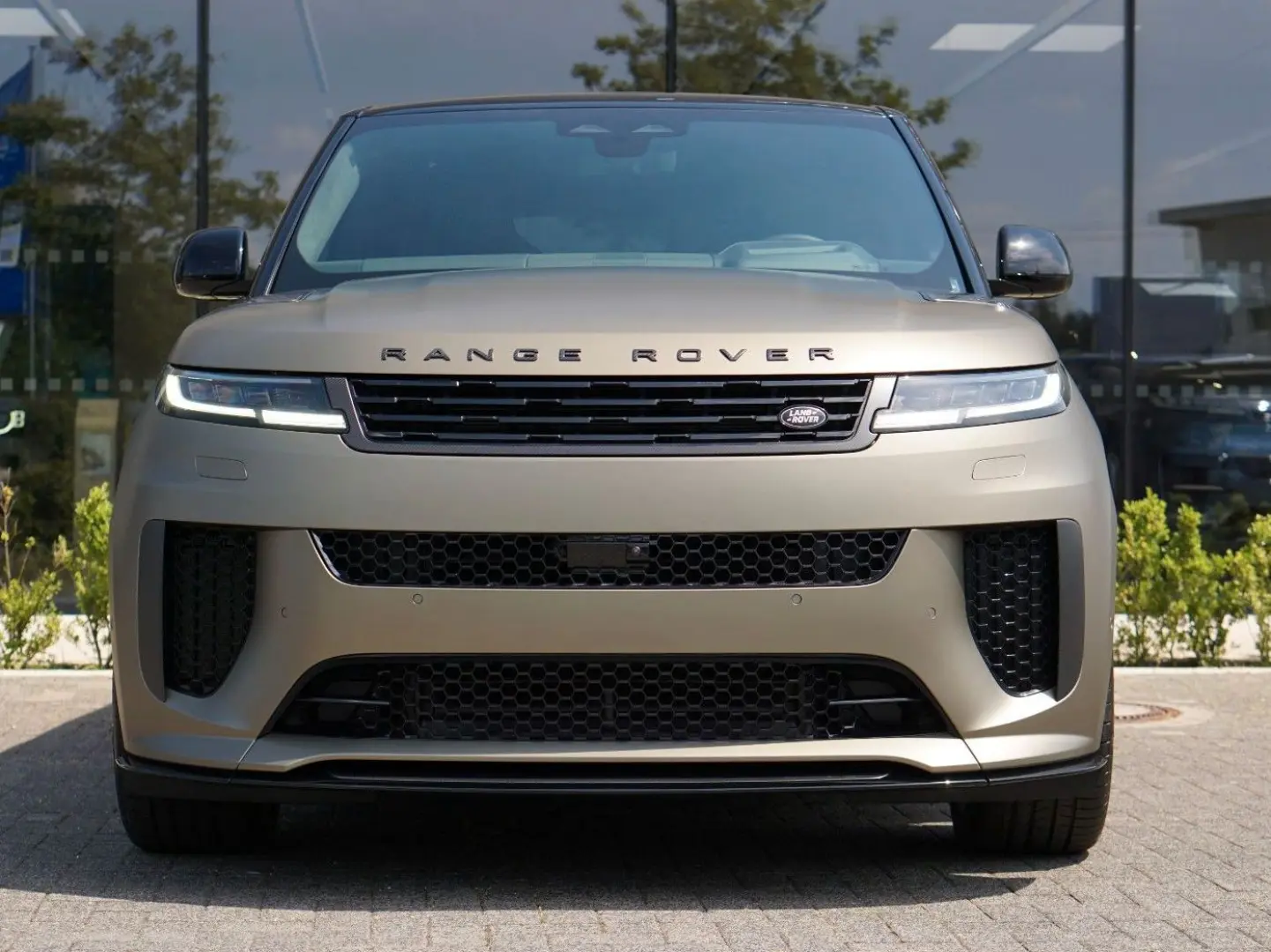 Range Rover Sport SV Edition One Carbon Bronze