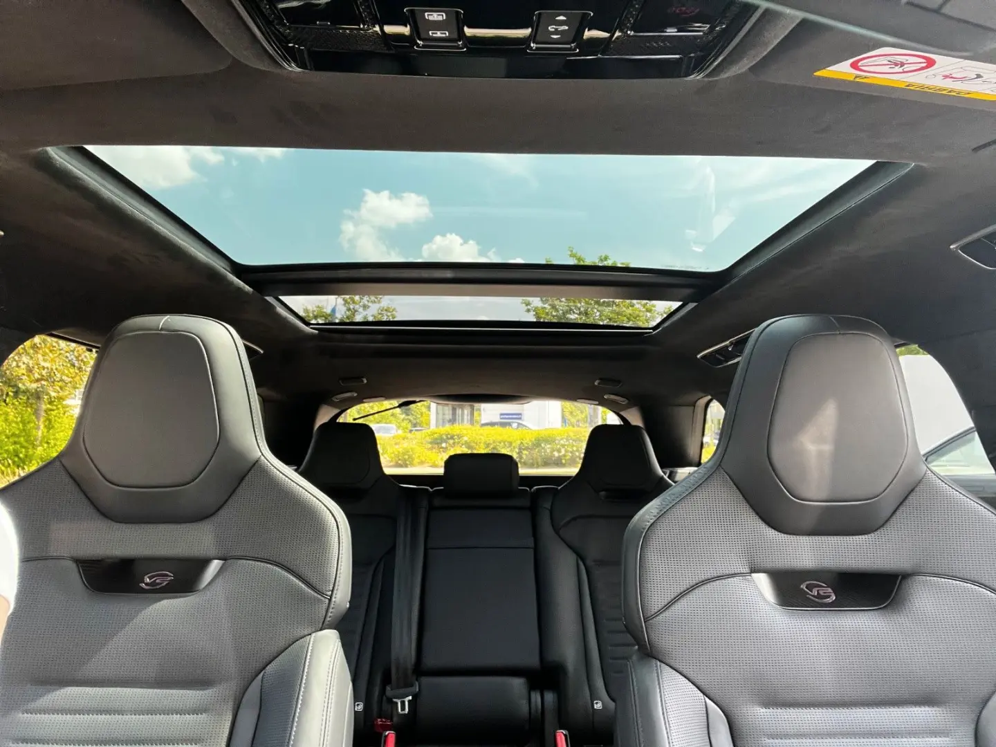 Range Rover Sport SV Edition One Carbon Bronze