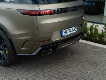 Range Rover Sport SV Edition One Carbon Bronze
