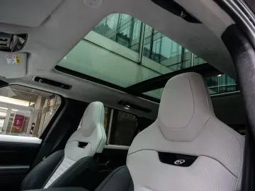 Range Rover Sport P635 SV Edition One