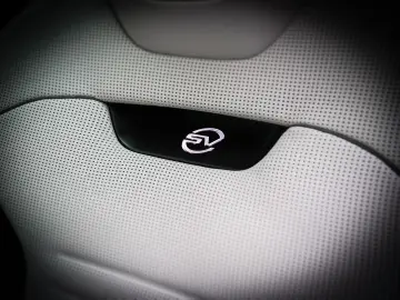 Range Rover Sport P635 SV Edition One