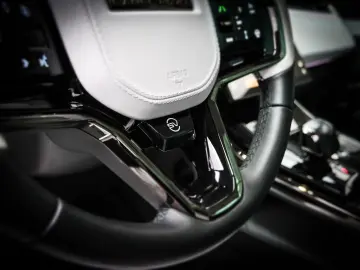 Range Rover Sport P635 SV Edition One